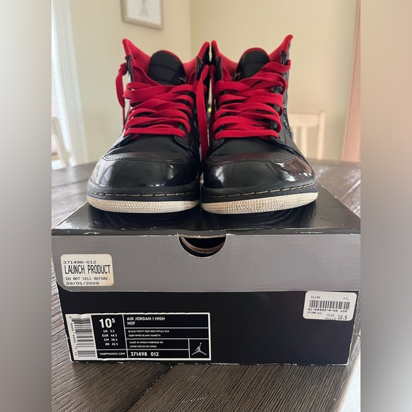 Jordan 1 Retro Hall of Fame - Picture 2 of 5